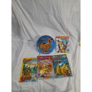 Zak Designs Scooby-Doo Child’s Melamine Plastic Collector Plate And 4 Book Lot